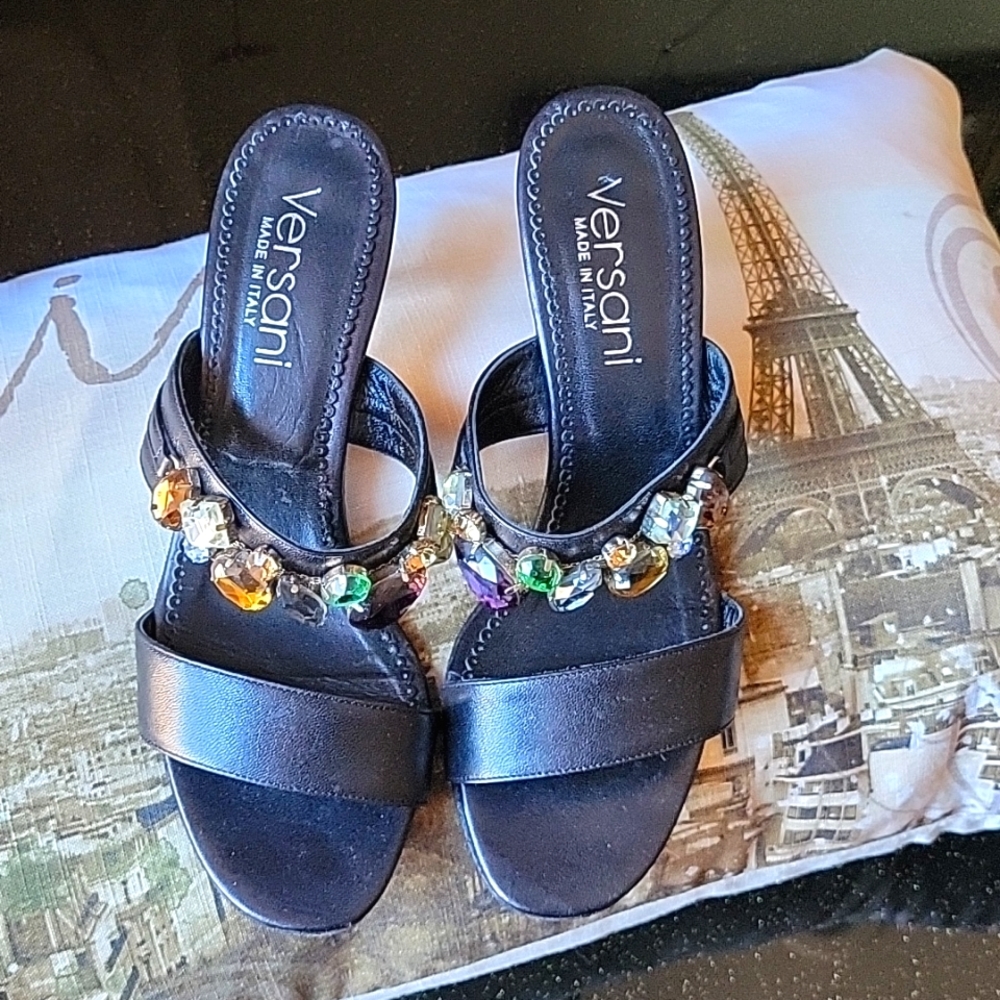 Like new  ITALIAN Leather Sandal